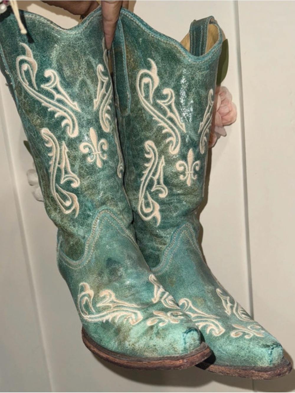 Size 8 Corral Cortez Fleur-de-lis
Turquoise Embroidered Western Boots